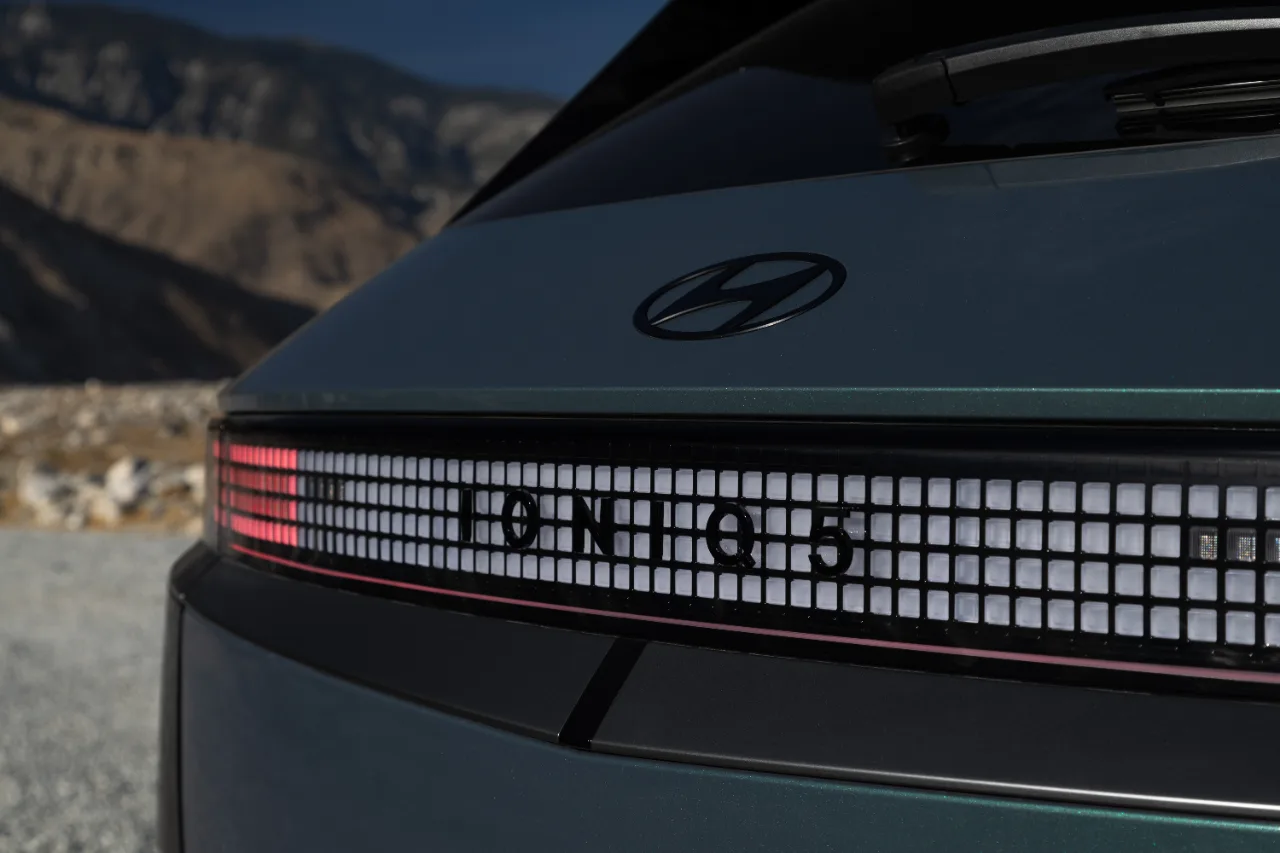 IONIQ 5 XRT rear light bar