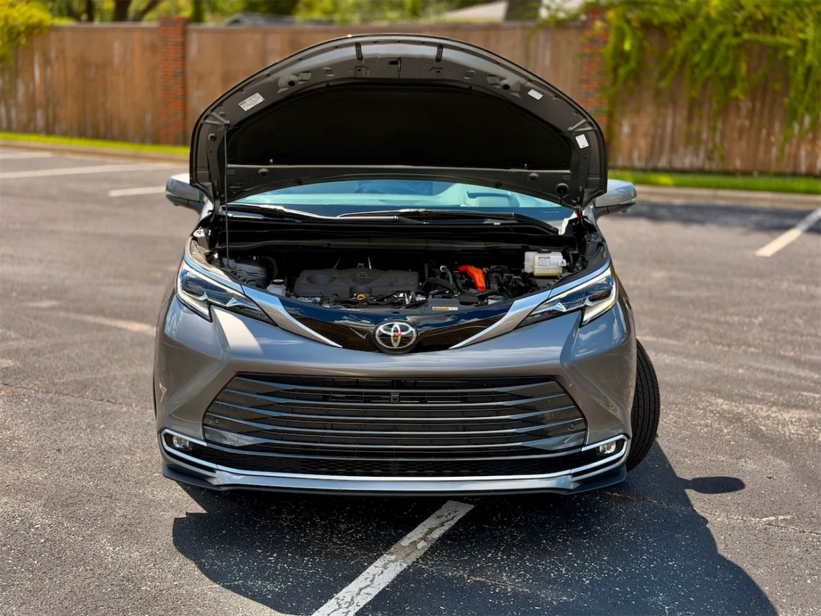 2026 Toyota Sienna Platinum AWD