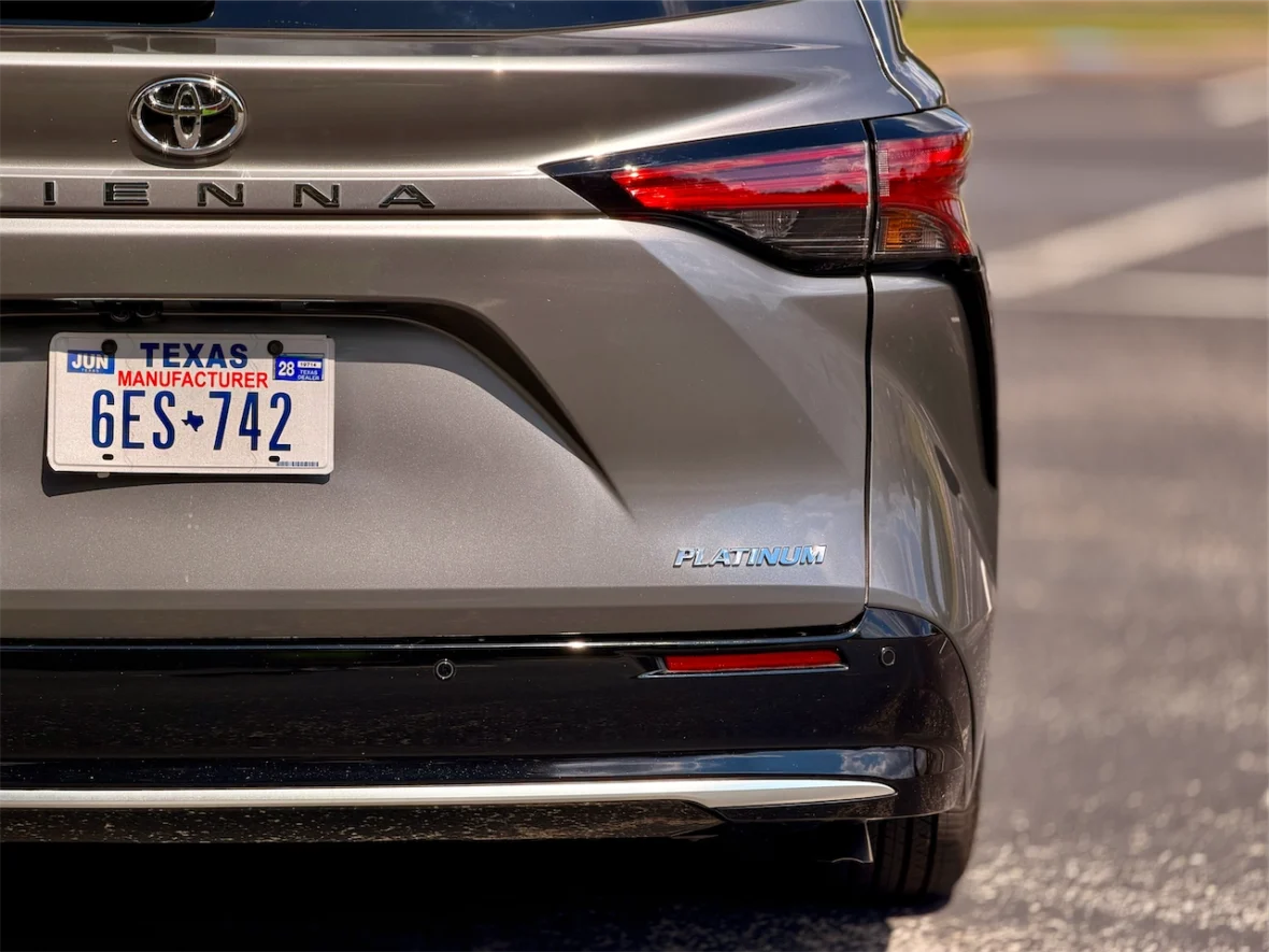 2026 Toyota Sienna Platinum AWD