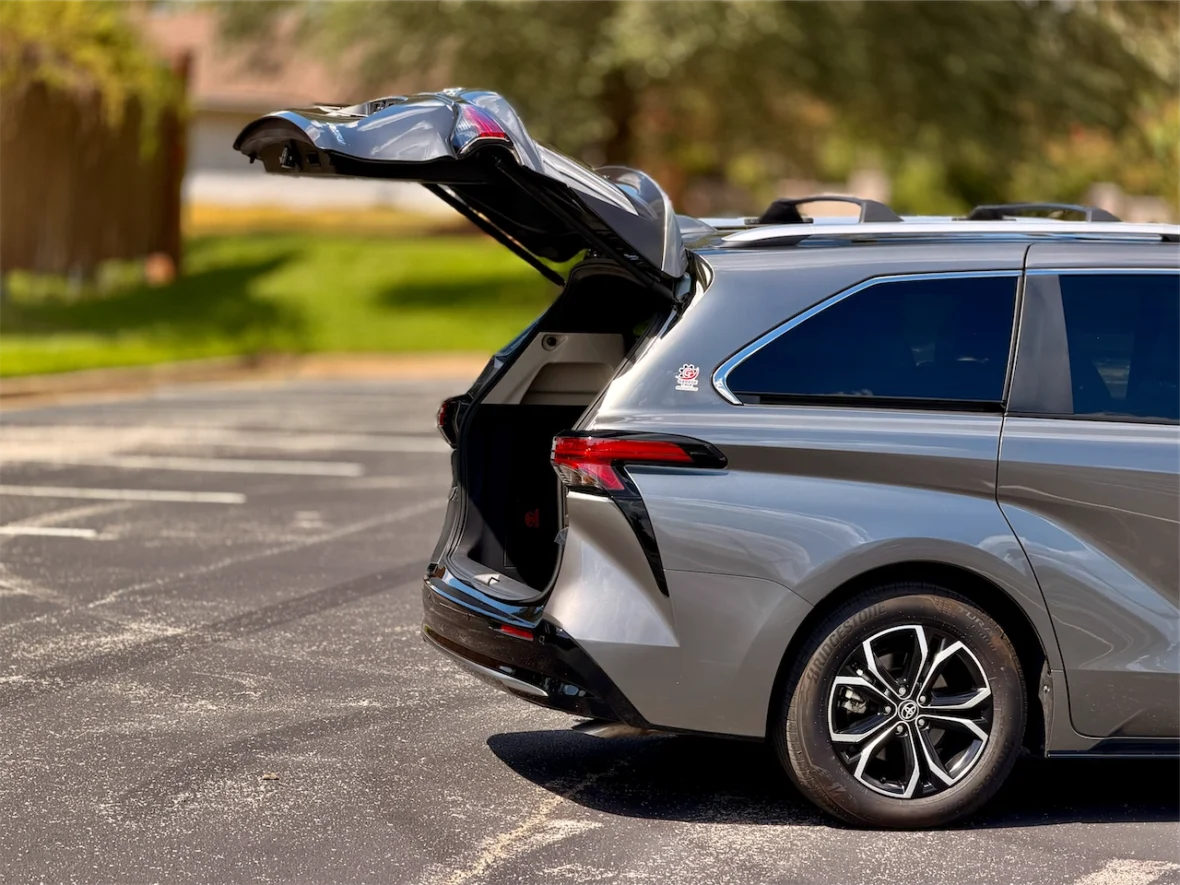 2026 Toyota Sienna Platinum AWD