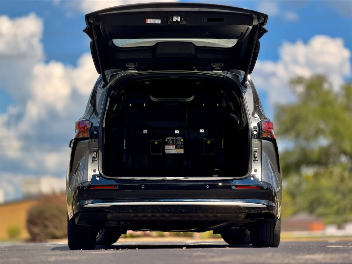 2026 Toyota Sienna Platinum AWD