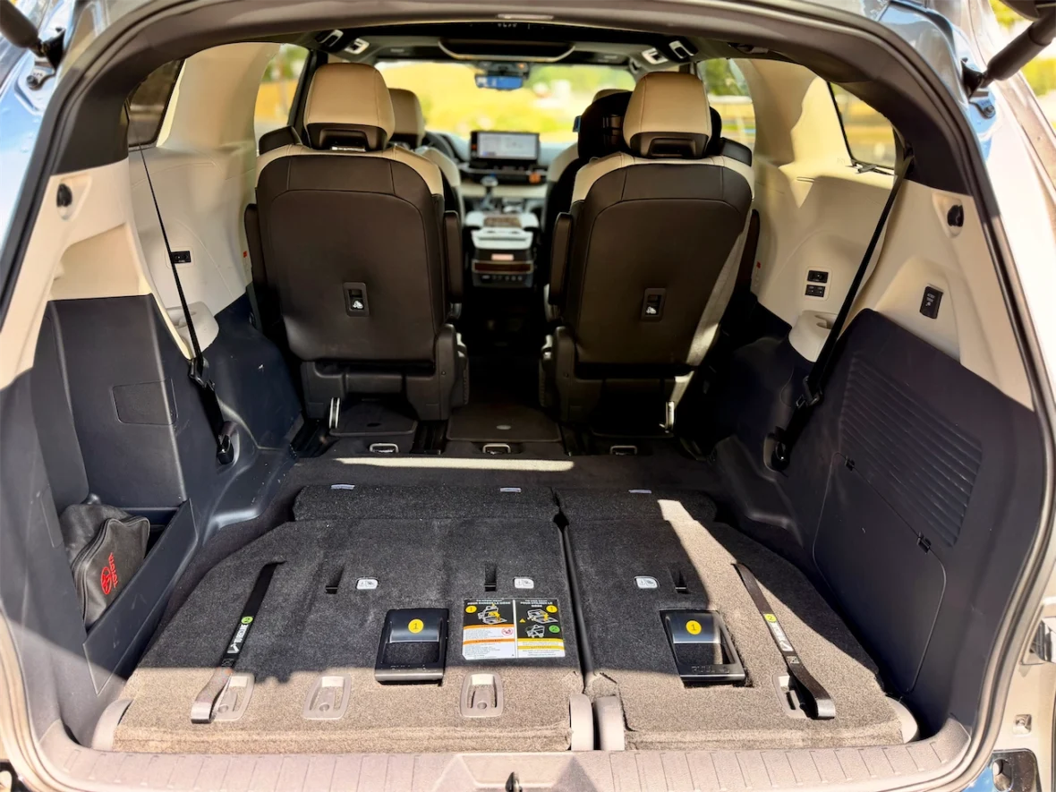 2026 Toyota Sienna Platinum AWD