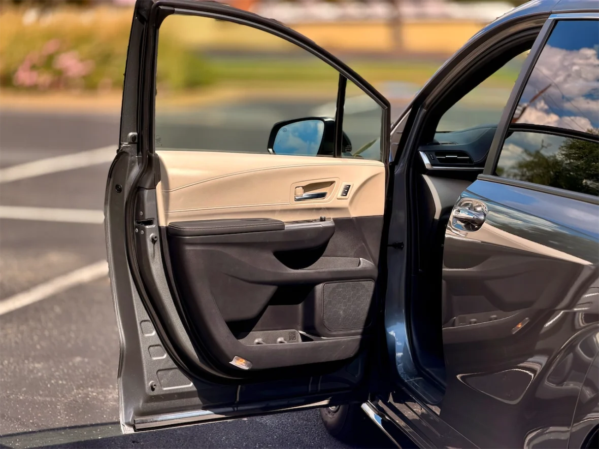 2026 Toyota Sienna Platinum AWD