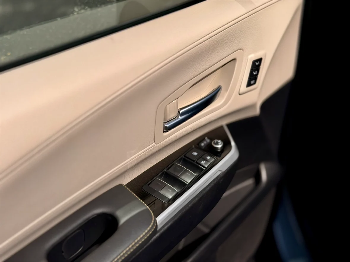 2026 Toyota Sienna Platinum AWD