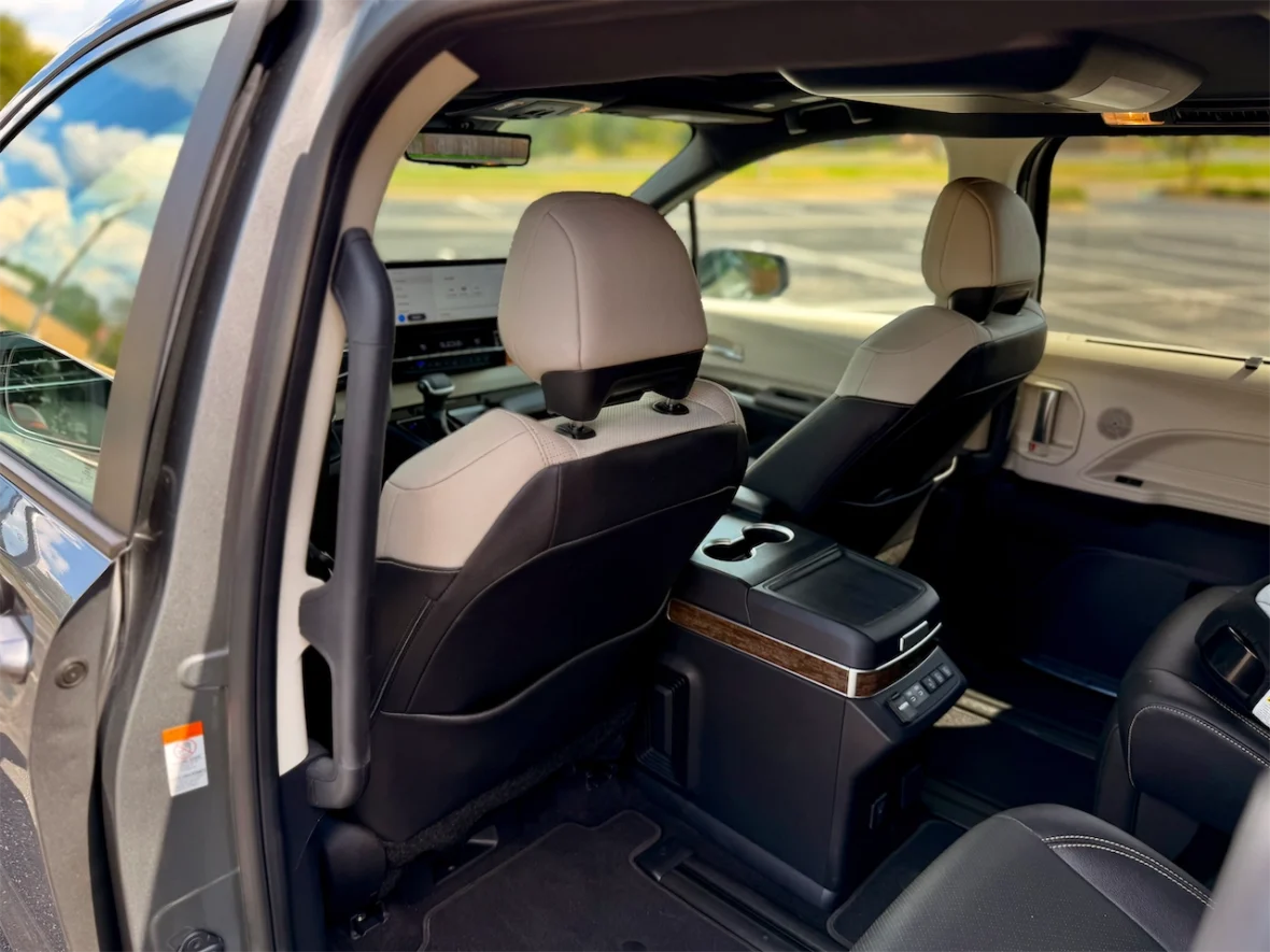 2026 Toyota Sienna Platinum AWD