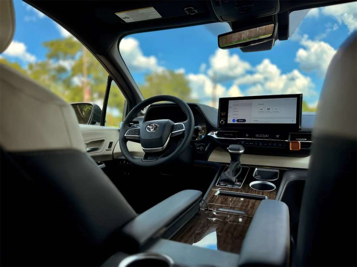 2026 Toyota Sienna Platinum AWD