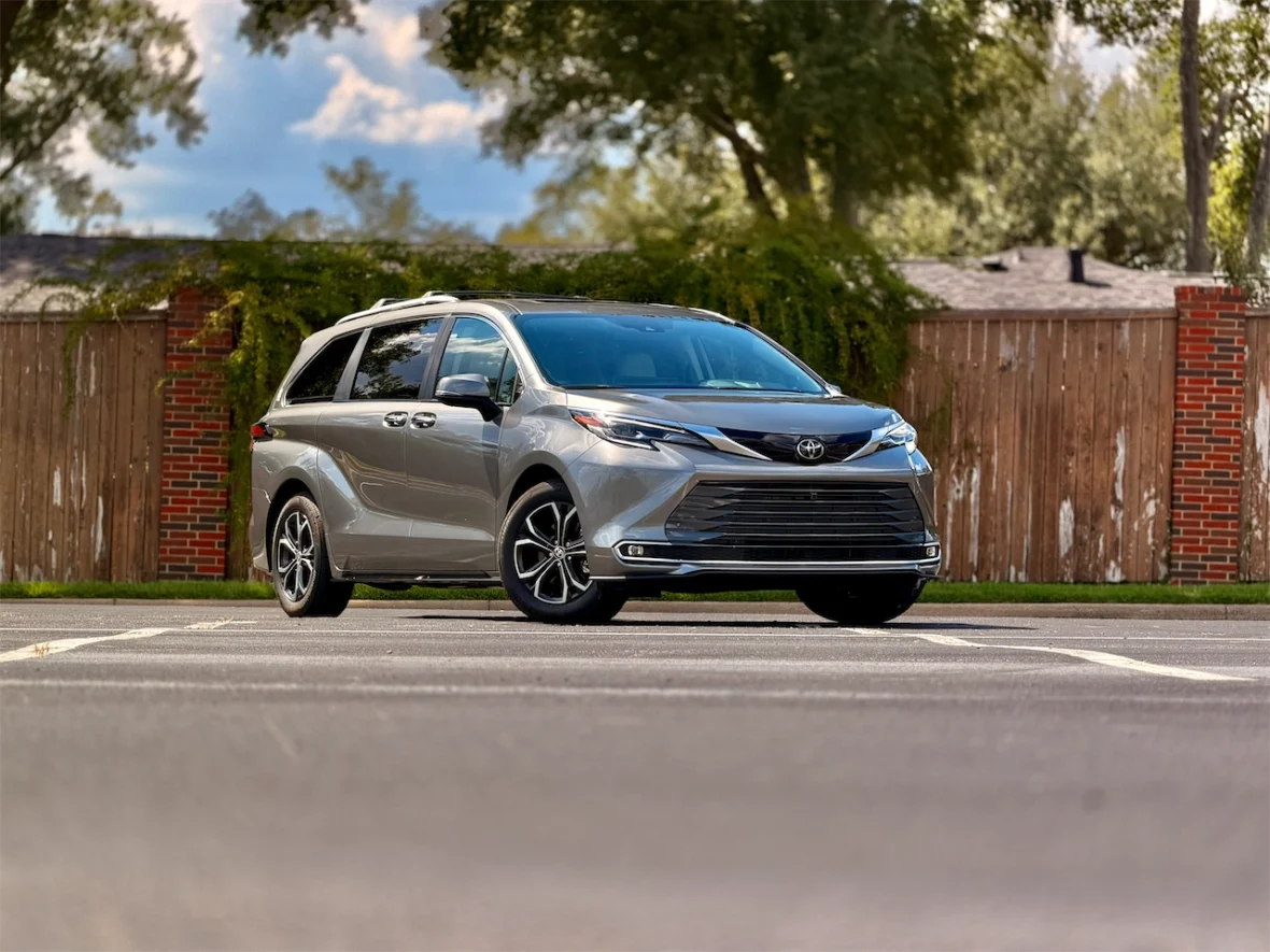 2026 Toyota Sienna Platinum AWD