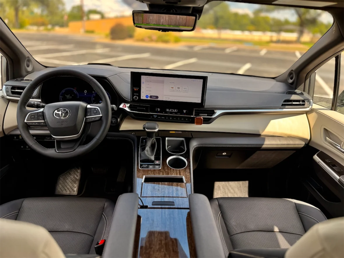 2026 Toyota Sienna Platinum AWD