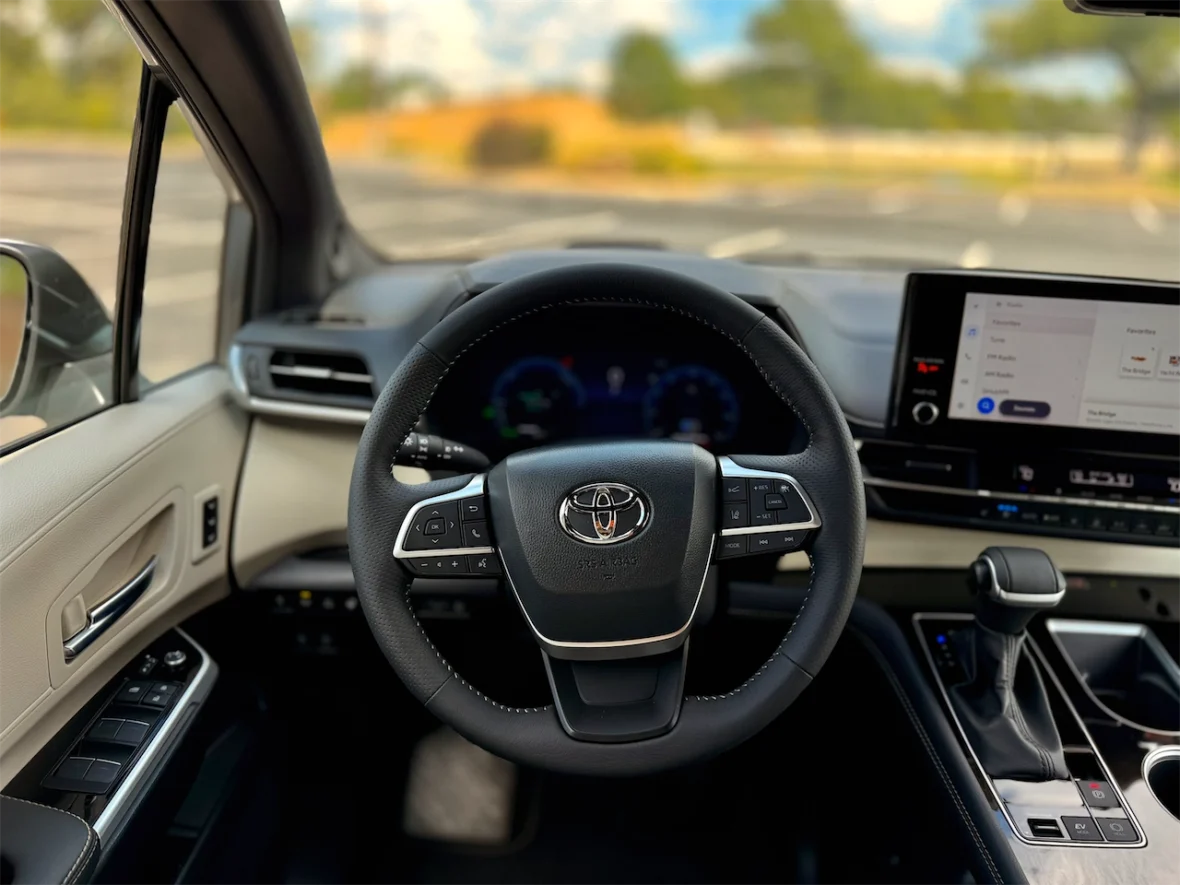 2026 Toyota Sienna Platinum AWD