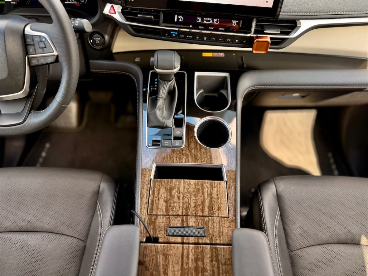 2026 Toyota Sienna Platinum AWD