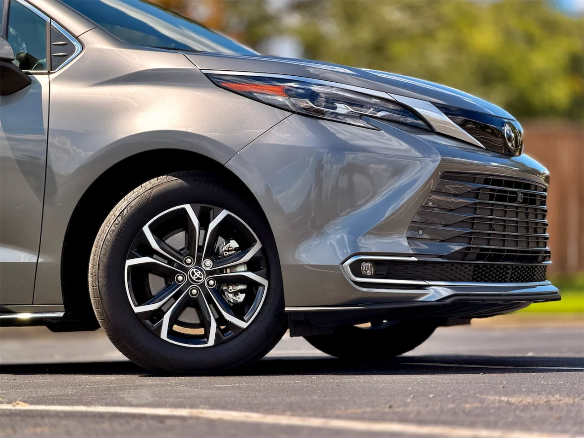 2026 Toyota Sienna Platinum AWD