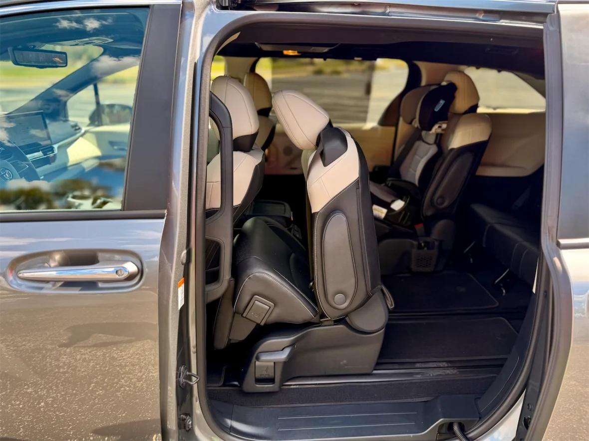 2026 Toyota Sienna Platinum AWD