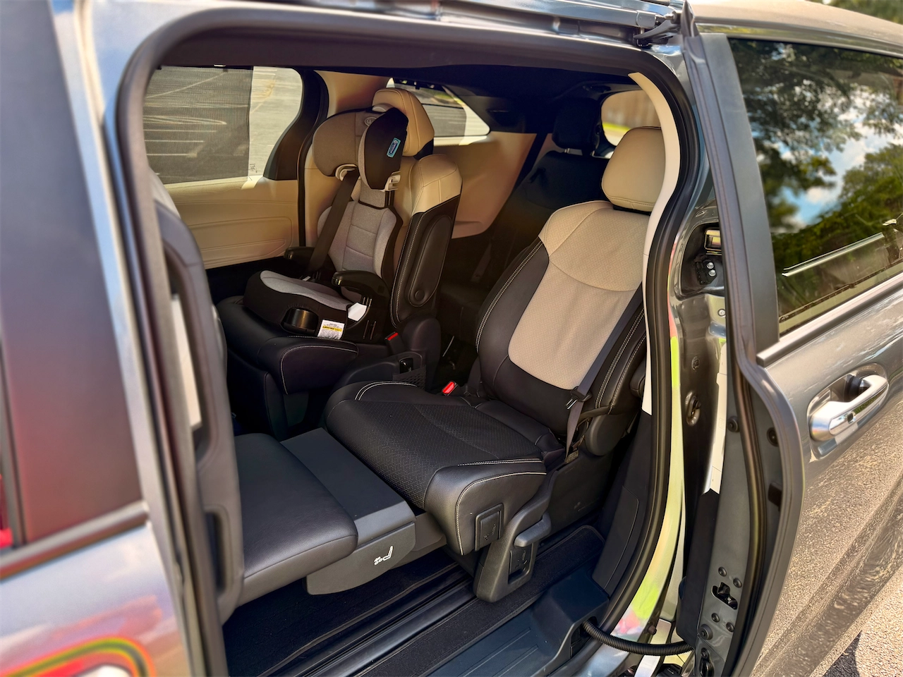 Second-row captain’s chairs in the 2026 Toyota Sienna Platinum AWD