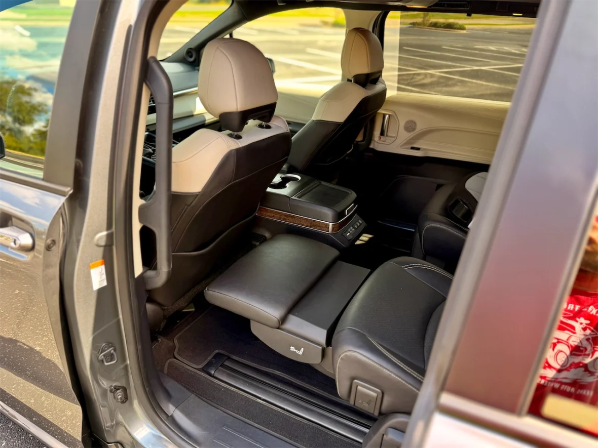 2026 Toyota Sienna Platinum AWD