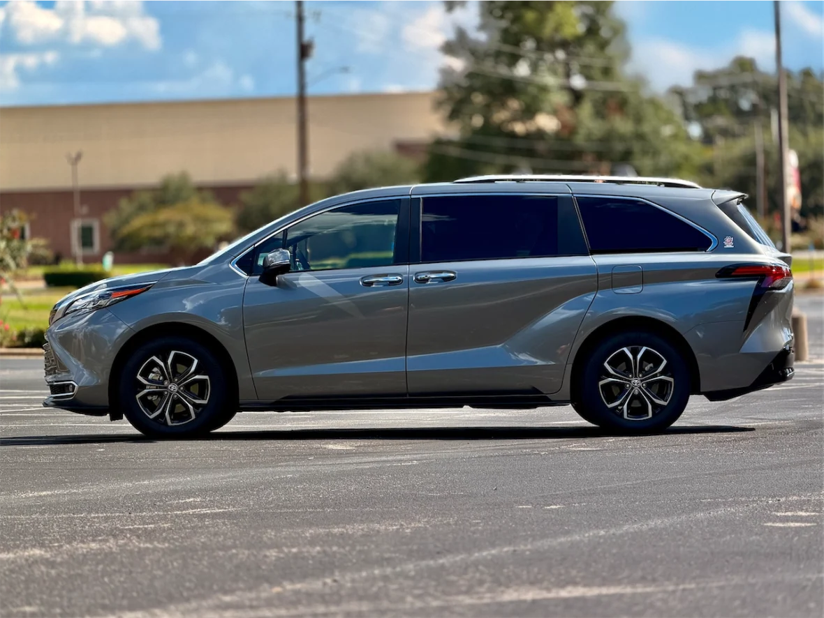 2026 Toyota Sienna Platinum AWD