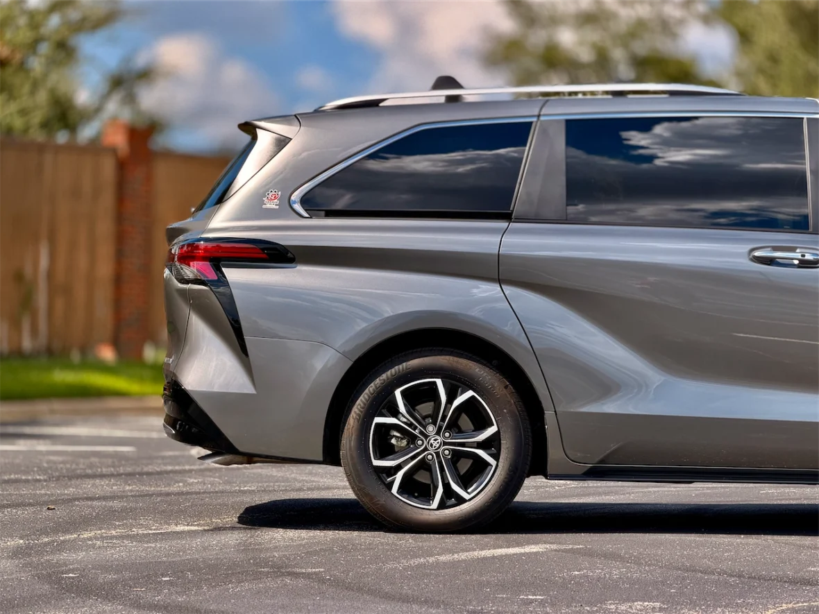 2026 Toyota Sienna Platinum AWD