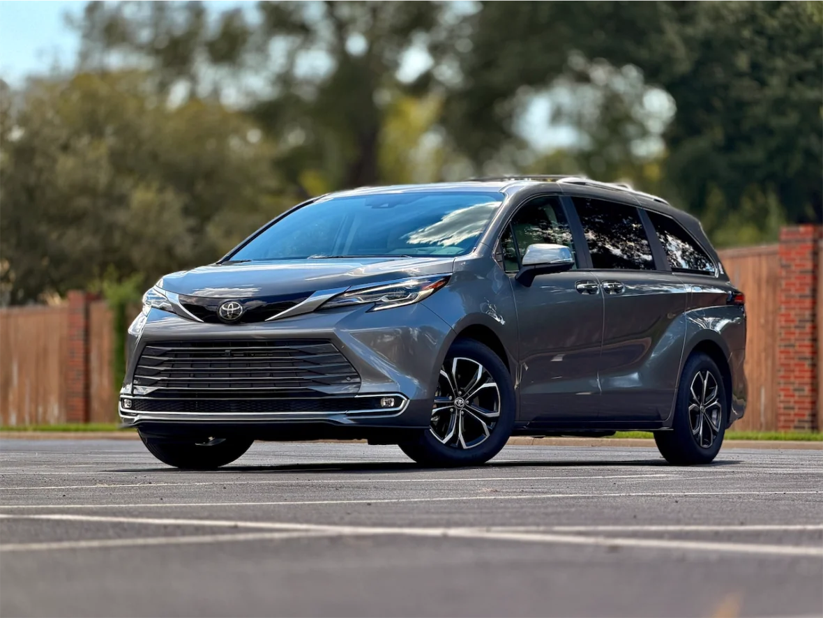 2026 Toyota Sienna Platinum AWD