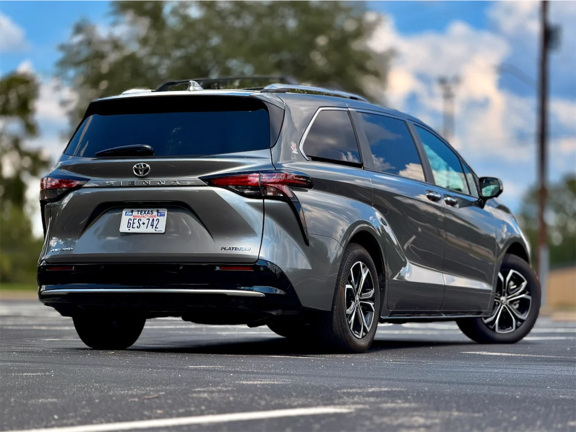 2026 Toyota Sienna Platinum AWD