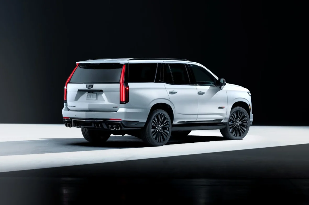 Rear three-quarter view of the Escalade-V Collector Series in Vibrant White Tricoat