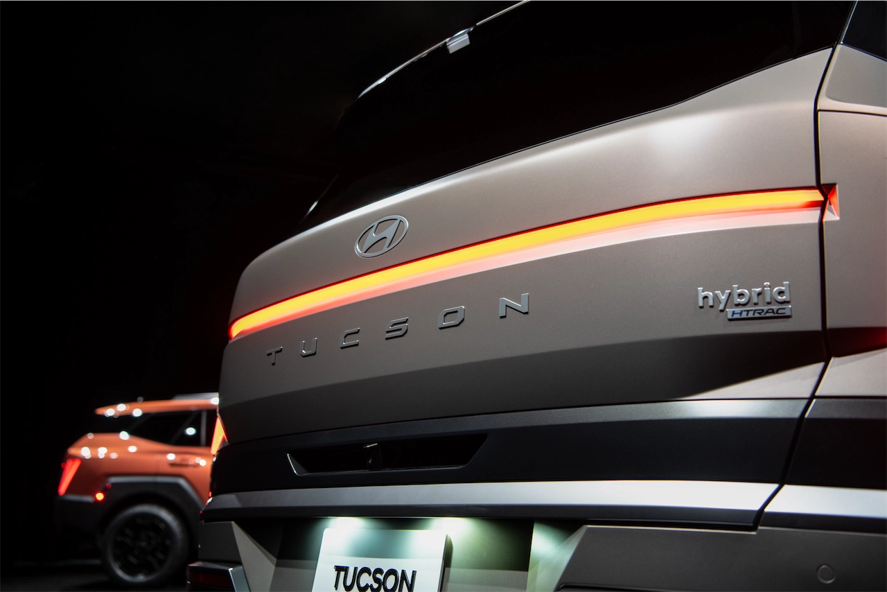 Hybrid badge on the rear of the 2027 Hyundai Tucson