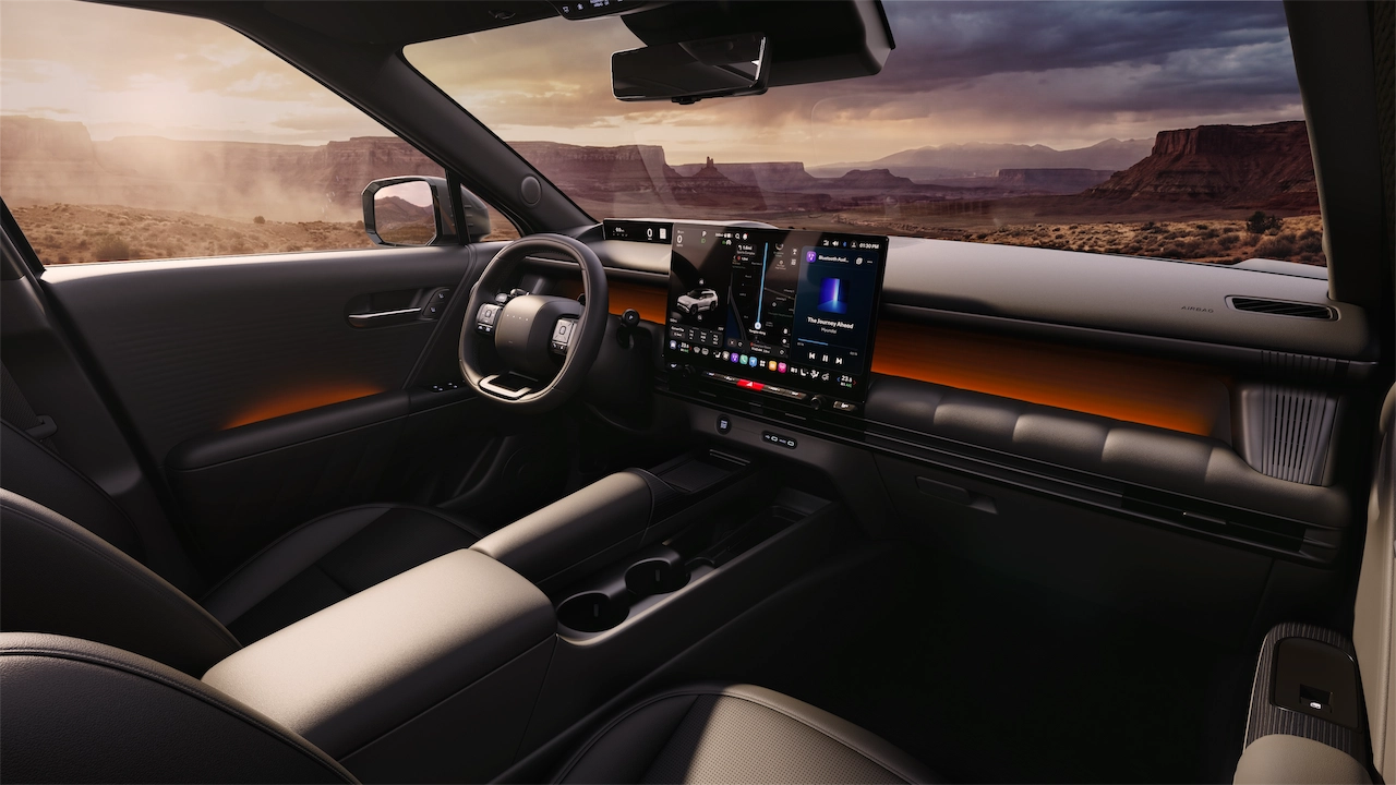 Tucson XRT PRO dashboard and steering wheel