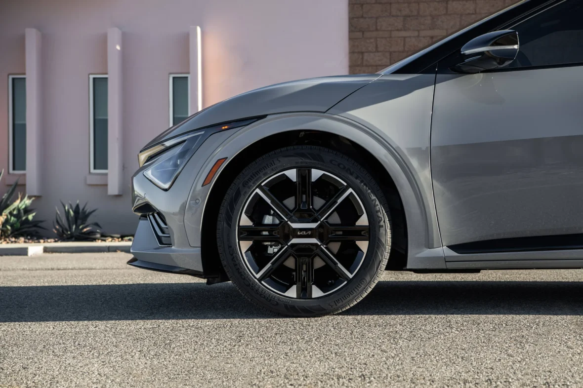 2027 Kia EV6 GT-Line front wheel and fender