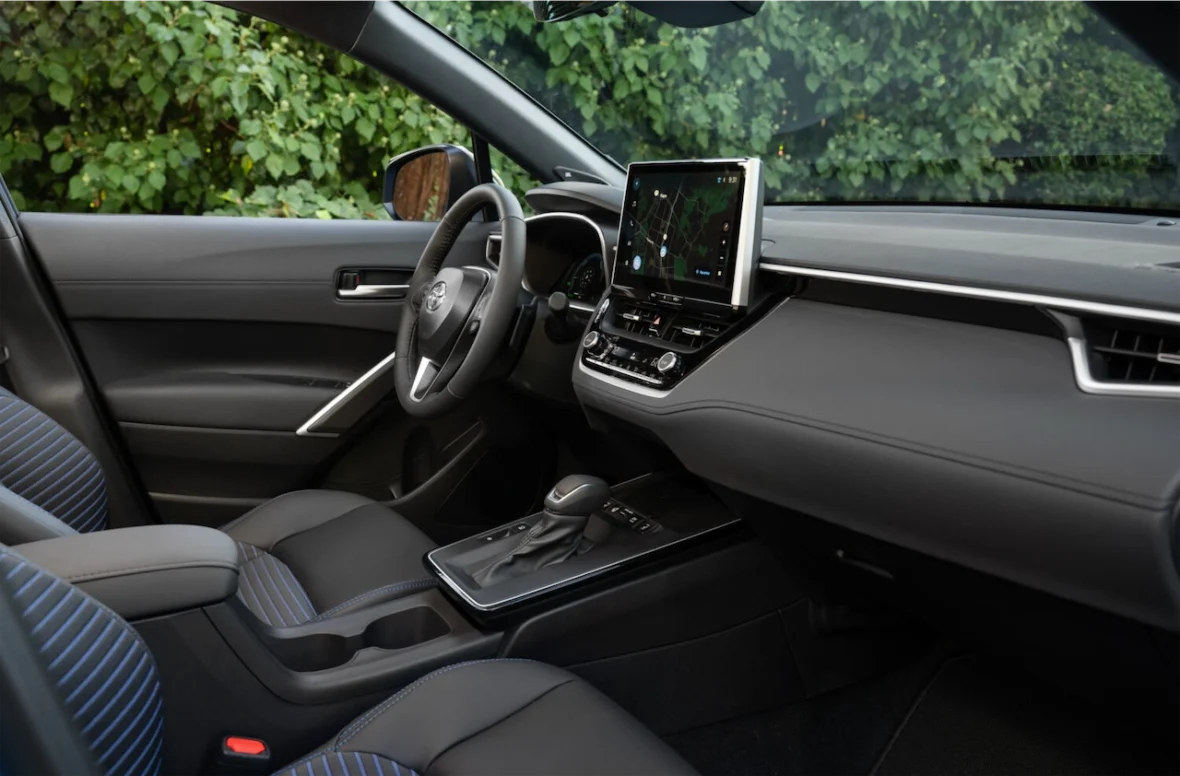 Hybrid XSE front seats and center console