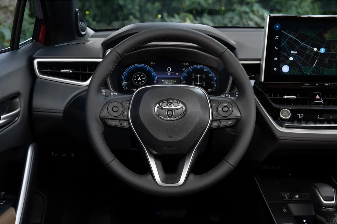 XLE steering wheel and digital gauges