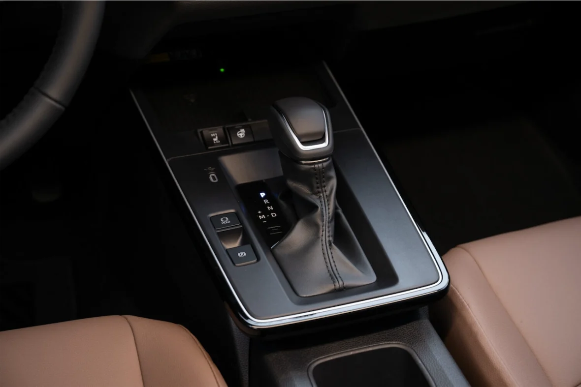 XLE shifter and center console