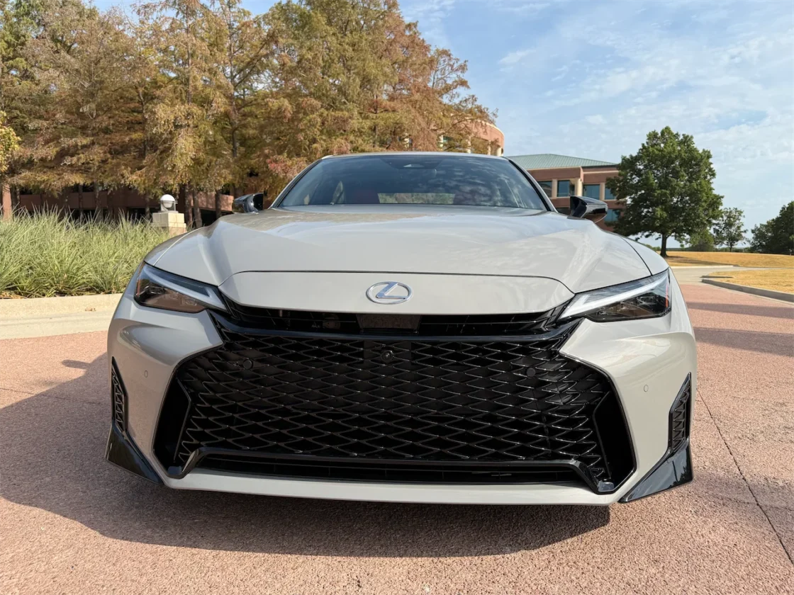 Wind-colored compact sport sedan, gallery photo 4