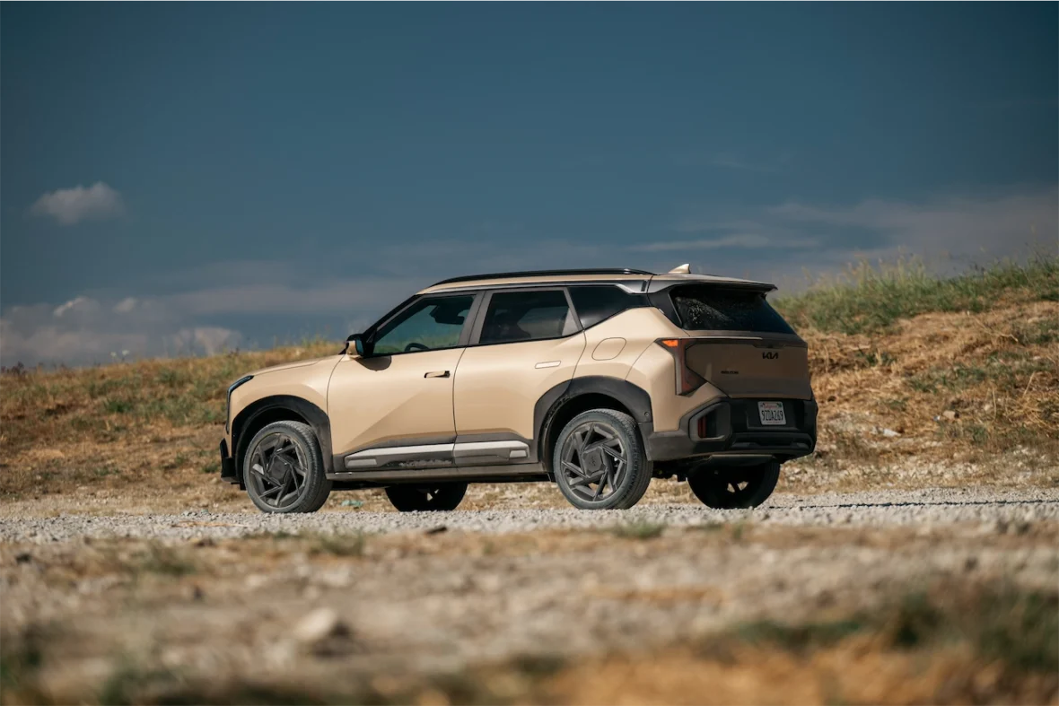 Rear three-quarter view of the 2027 Kia Seltos X-Line SX AWD