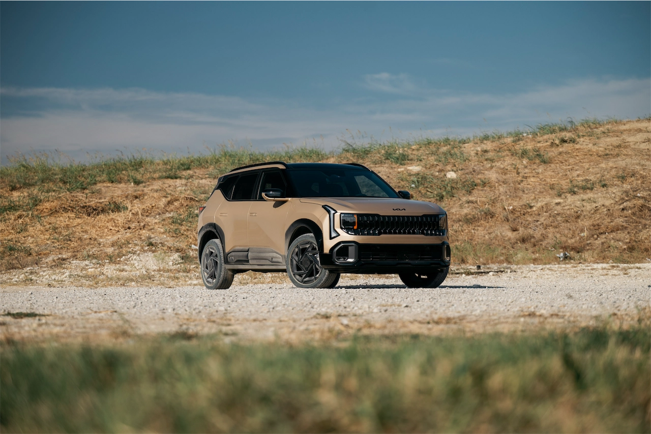 Front three-quarter view of the 2027 Kia Seltos X-Line SX AWD on gravel
