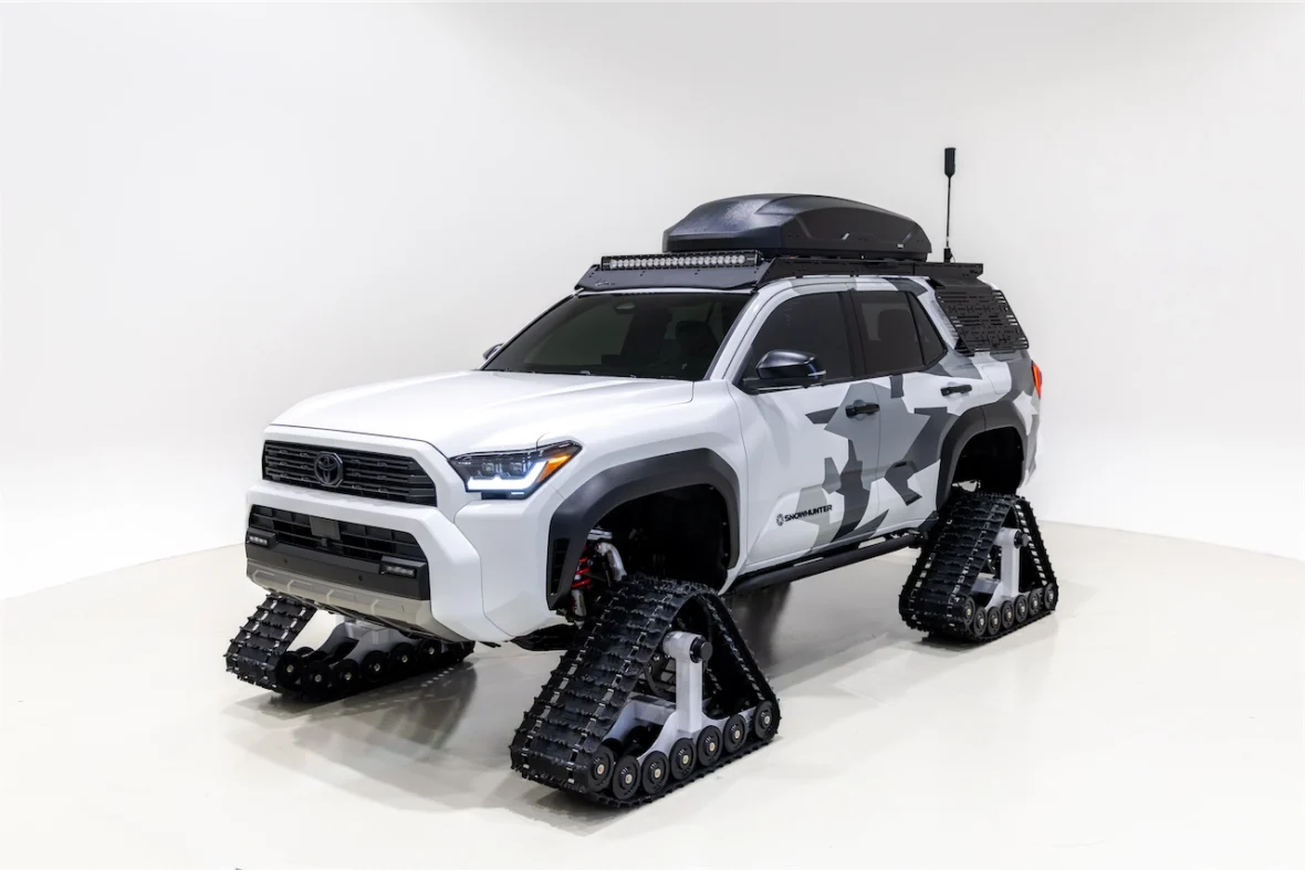 Toyota 4Runner Snowhunter concept on snow tracks