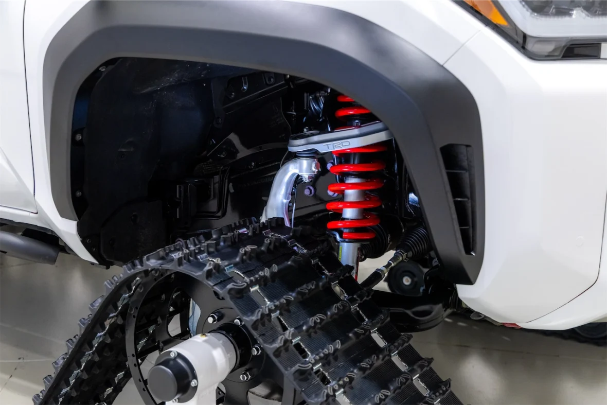 Toyota 4Runner Snowhunter concept on snow tracks