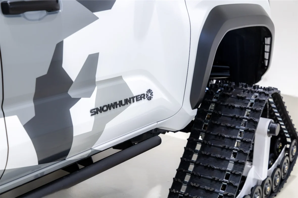 Toyota 4Runner Snowhunter concept on snow tracks