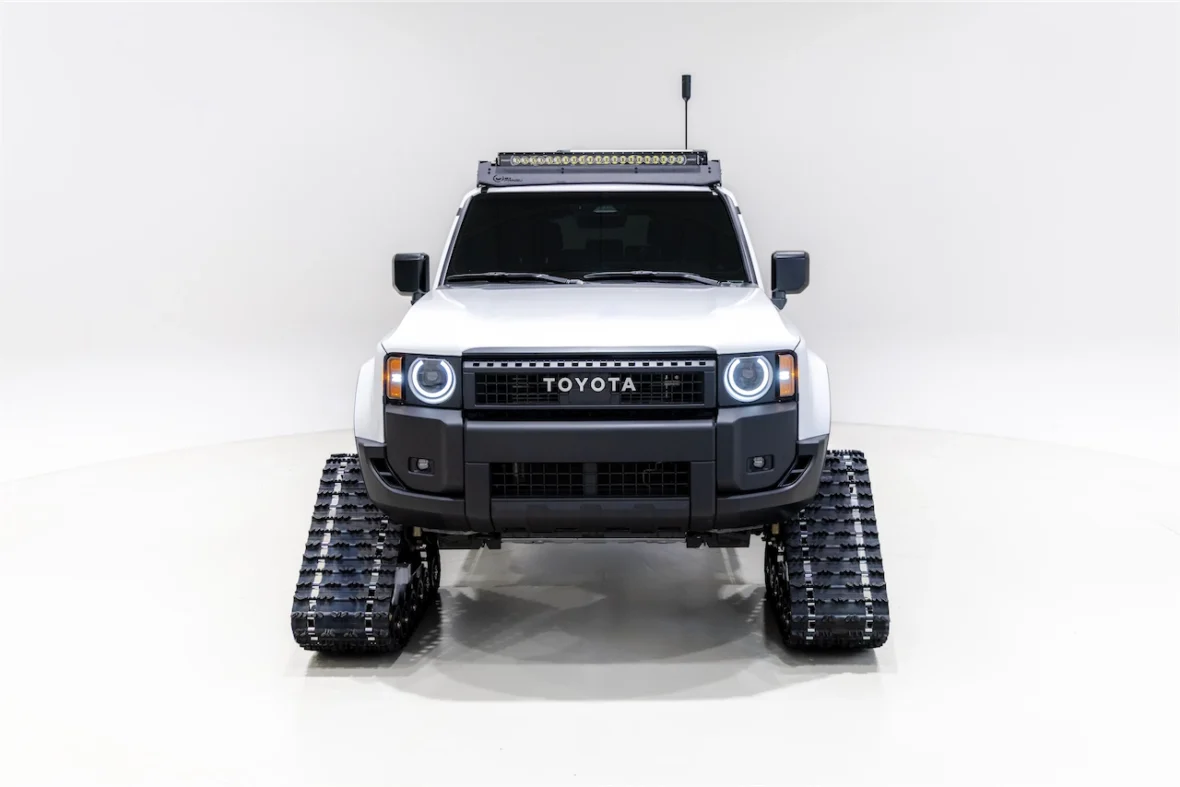 Toyota Land Cruiser Snowhunter concept on snow tracks