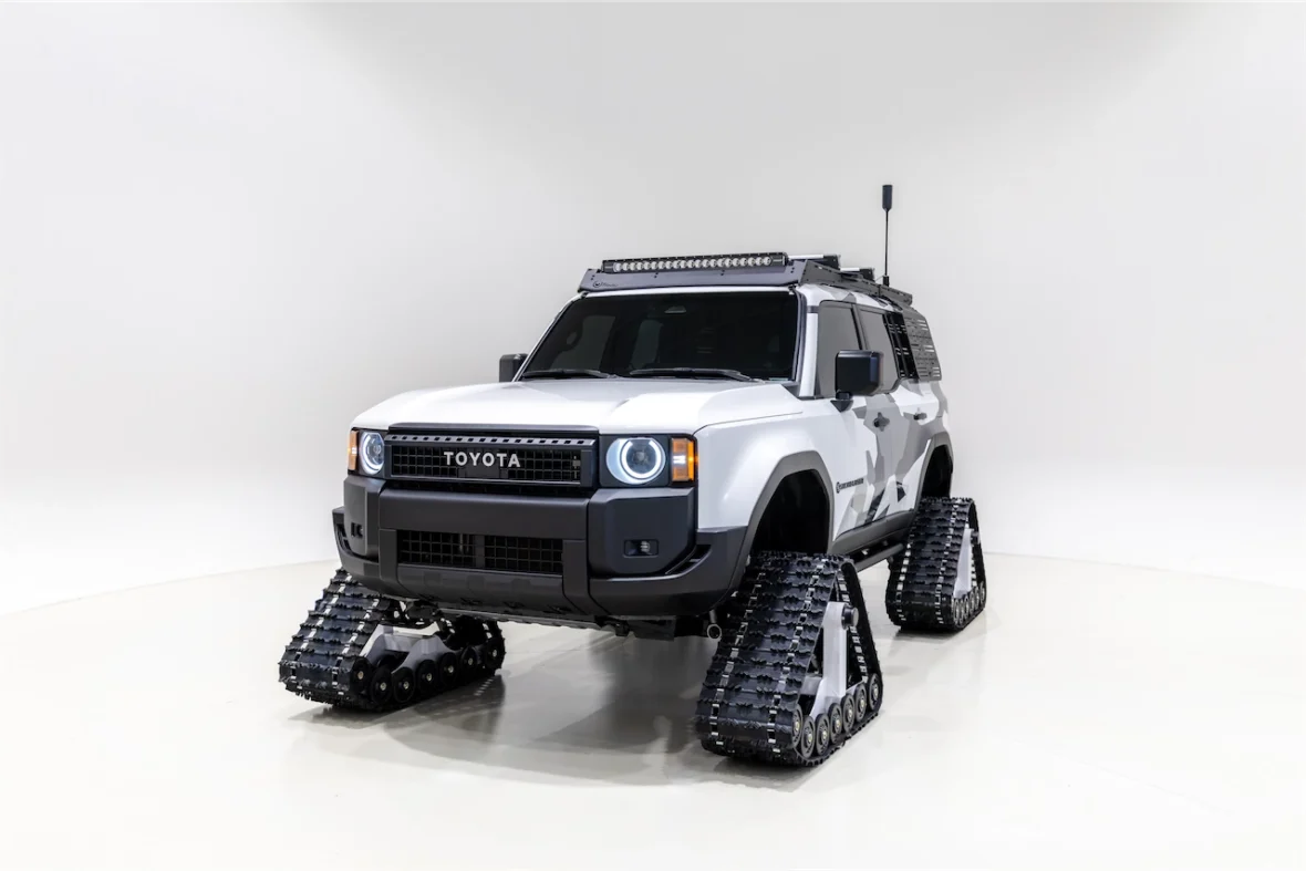 Toyota Land Cruiser Snowhunter concept on snow tracks