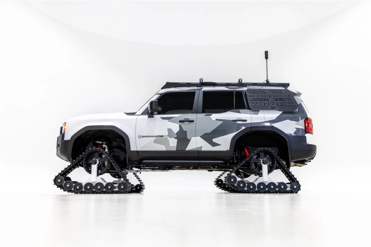 Toyota Land Cruiser Snowhunter concept on snow tracks