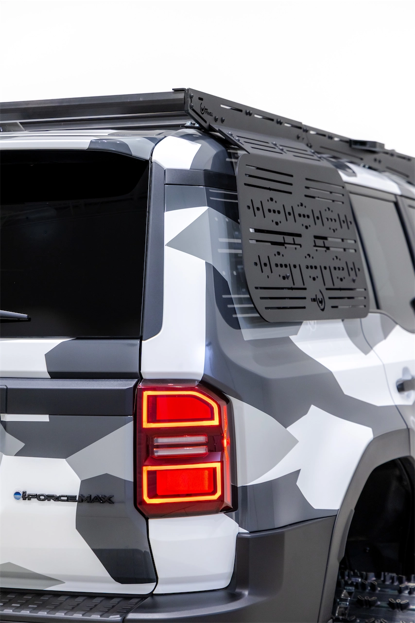 Toyota Land Cruiser Snowhunter concept on snow tracks