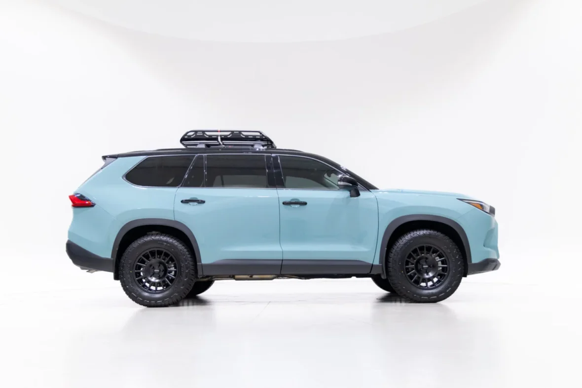 Front three-quarter view of the Grand Highlander Woodland Concept