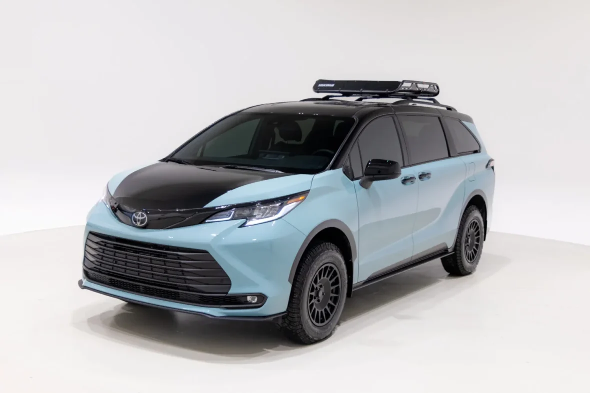 Front three-quarter view of the Sienna Woodland Concept